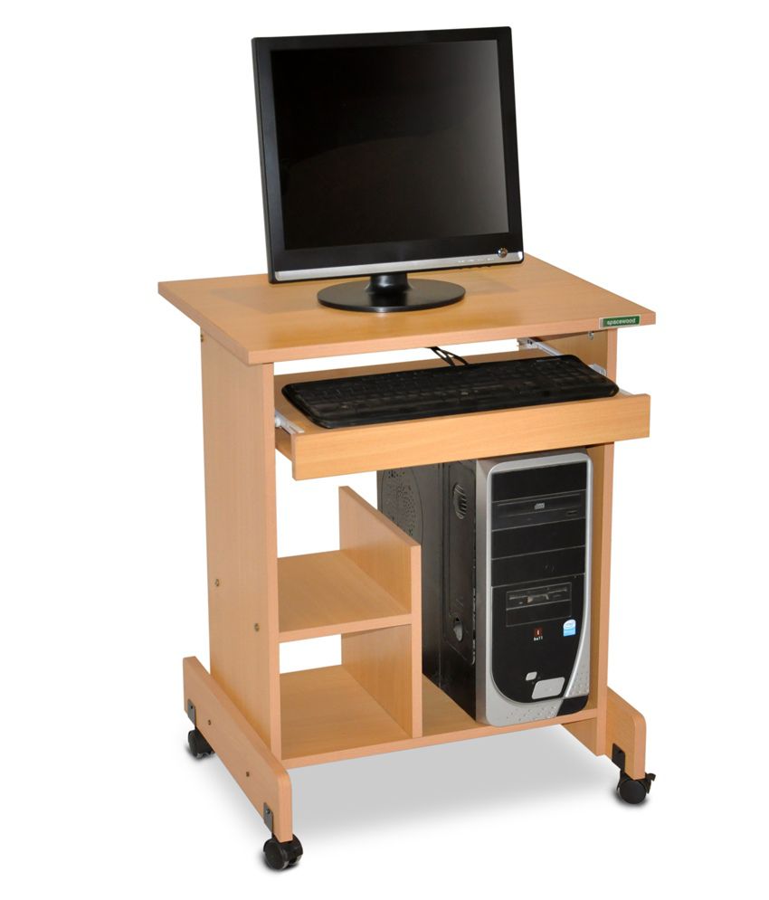 desktop pc on table.jpg